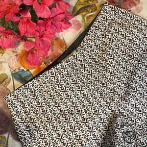 WOMEN’S CAKE SHORTS